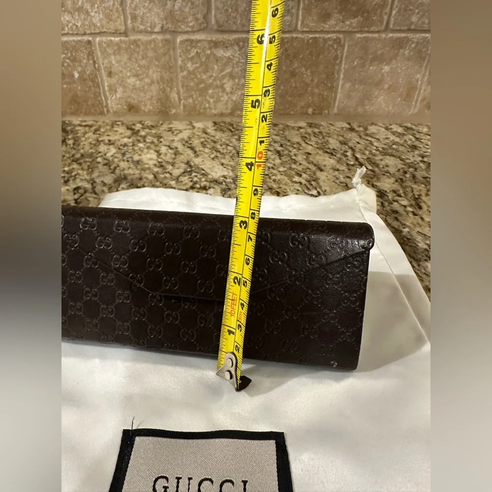 Gucci Brown Sunglasses Case, dust bag and lens wipes. **no glasses** - Picture 6 of 8
